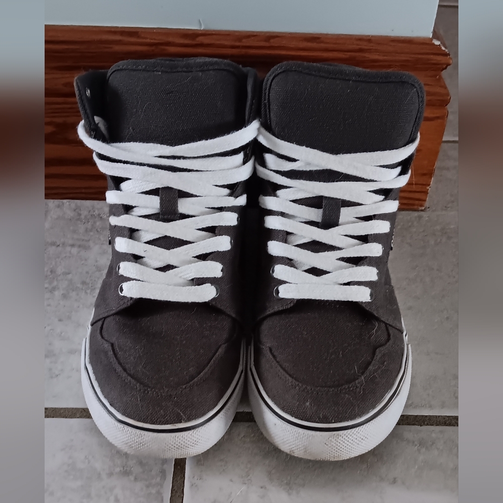Airwalk shoes